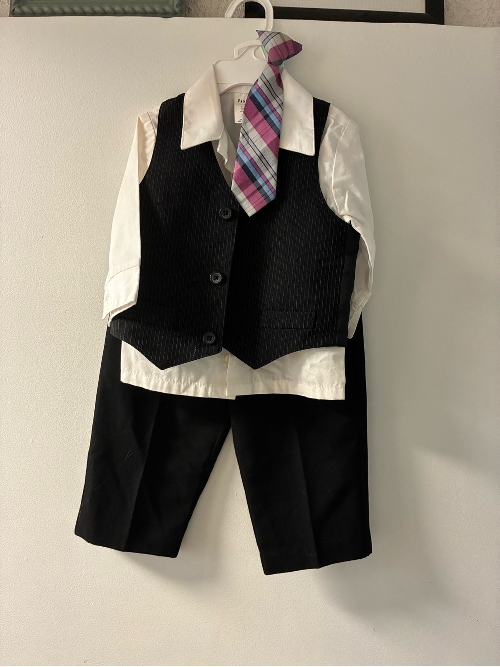 Van Heusen White Dress Shirt with Pink and Blue Plaid Tie